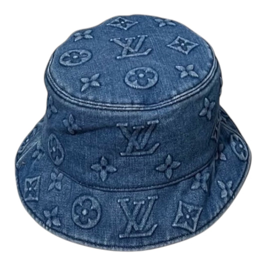 Lilie Buckethat